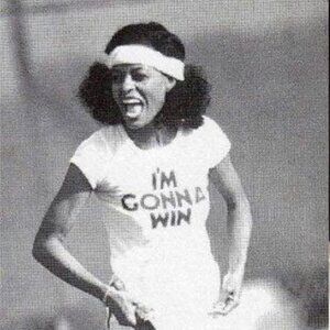 "I’M GONNA WIN" Graphic Tee – Inspired by Iconic Vintage Tennis Photo
